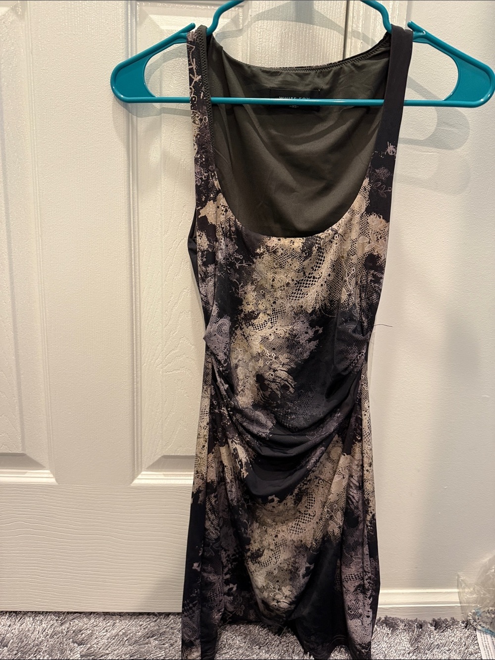 White Fox Sleeveless Black and Tan Printed Women’s Dress. Size xs